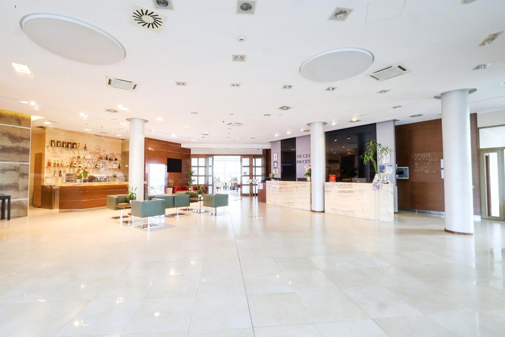 Hotel Premier Aqua - Adults Only فردنيك المظهر الخارجي الصورة The lobby of the hotel