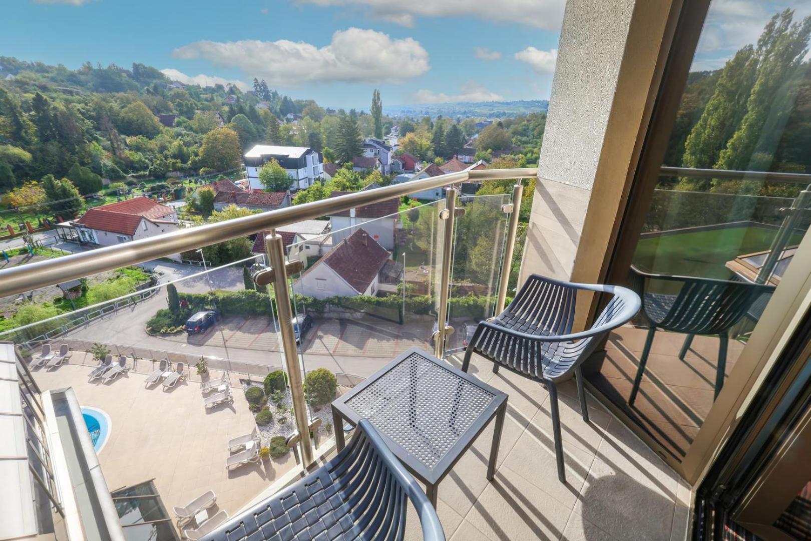 Hotel Premier Aqua - Adults Only فردنيك المظهر الخارجي الصورة A balcony