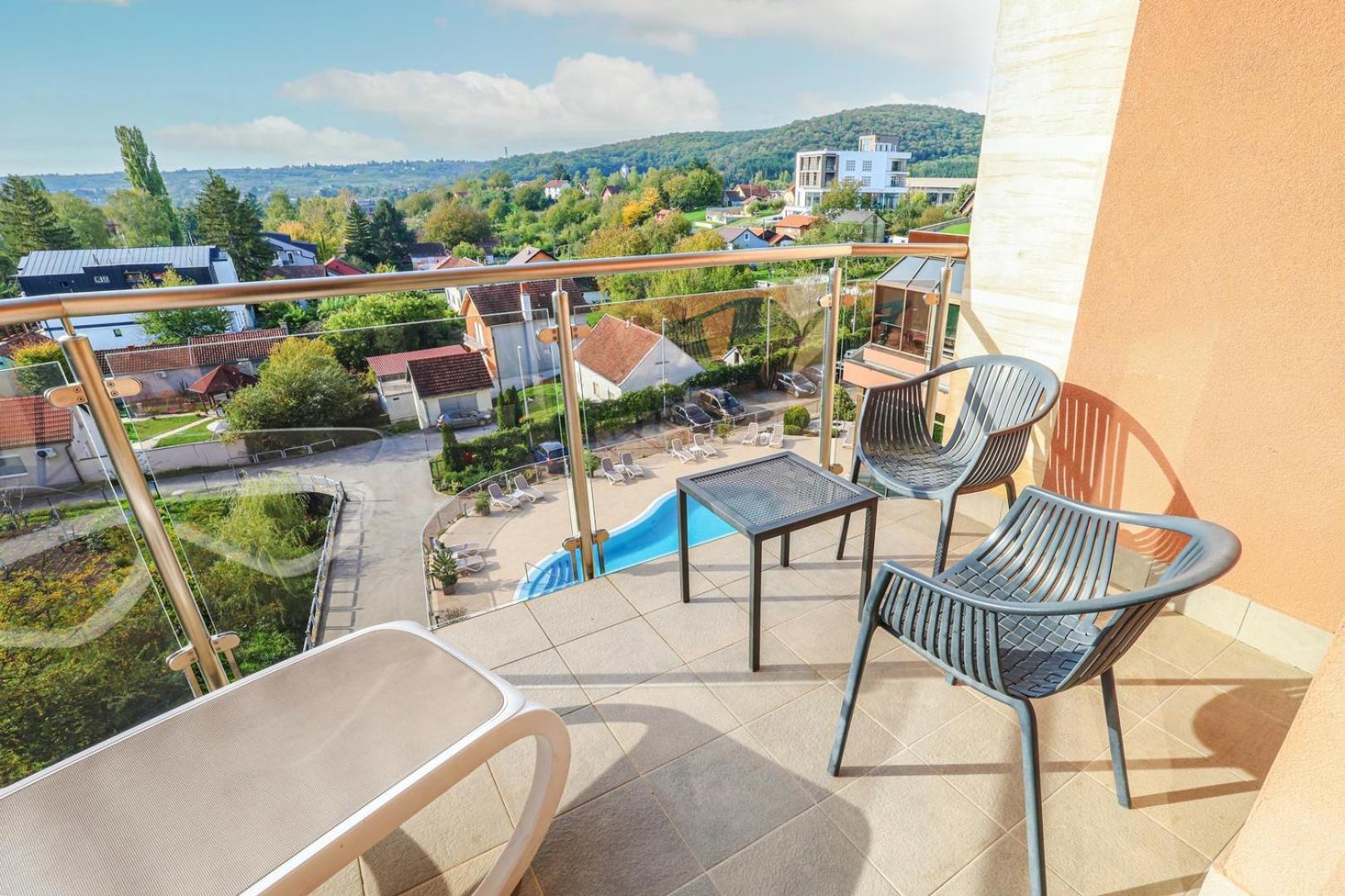 Hotel Premier Aqua - Adults Only فردنيك المظهر الخارجي الصورة A balcony