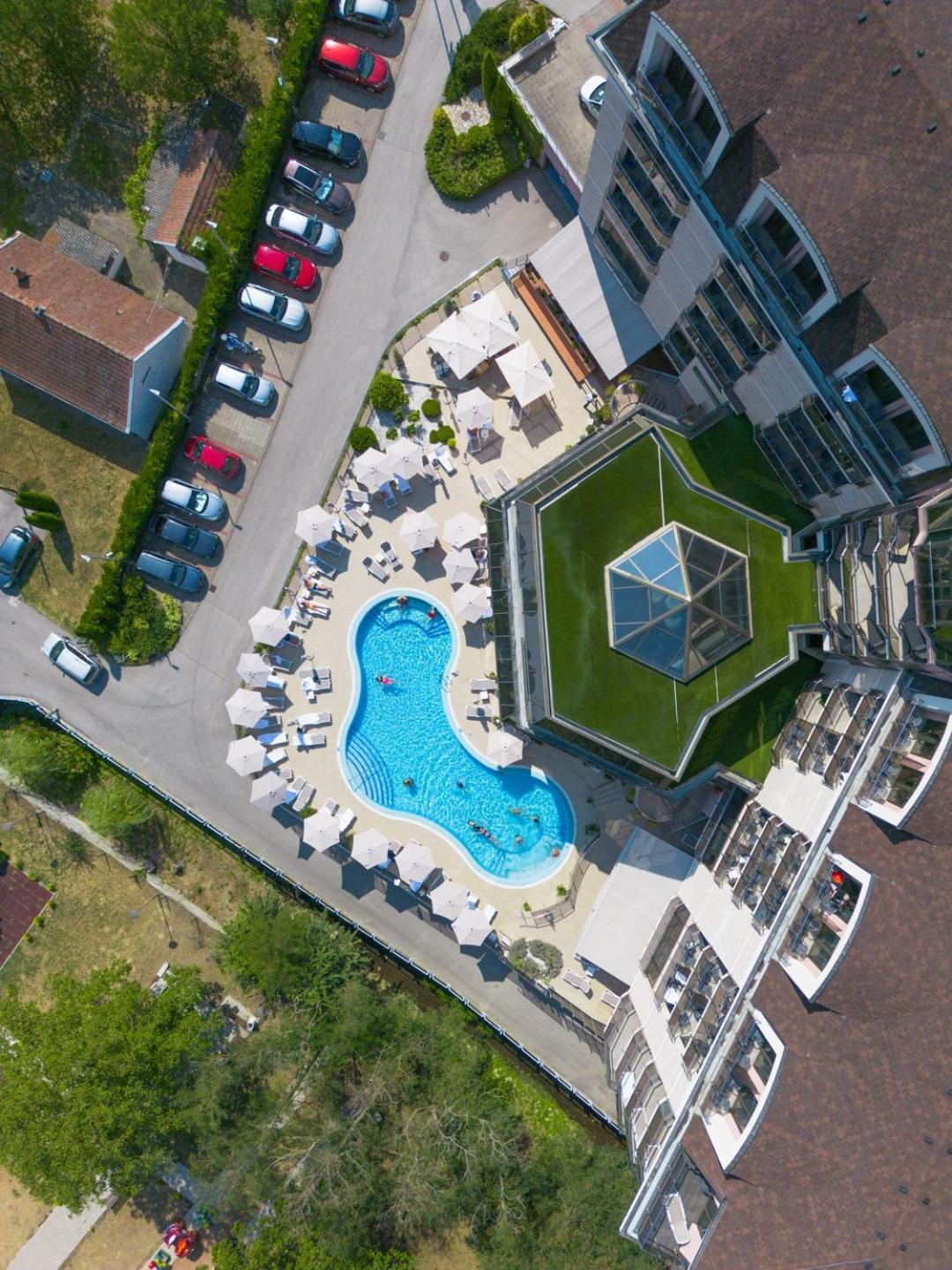 Hotel Premier Aqua - Adults Only فردنيك المظهر الخارجي الصورة Aerial view of the hotel