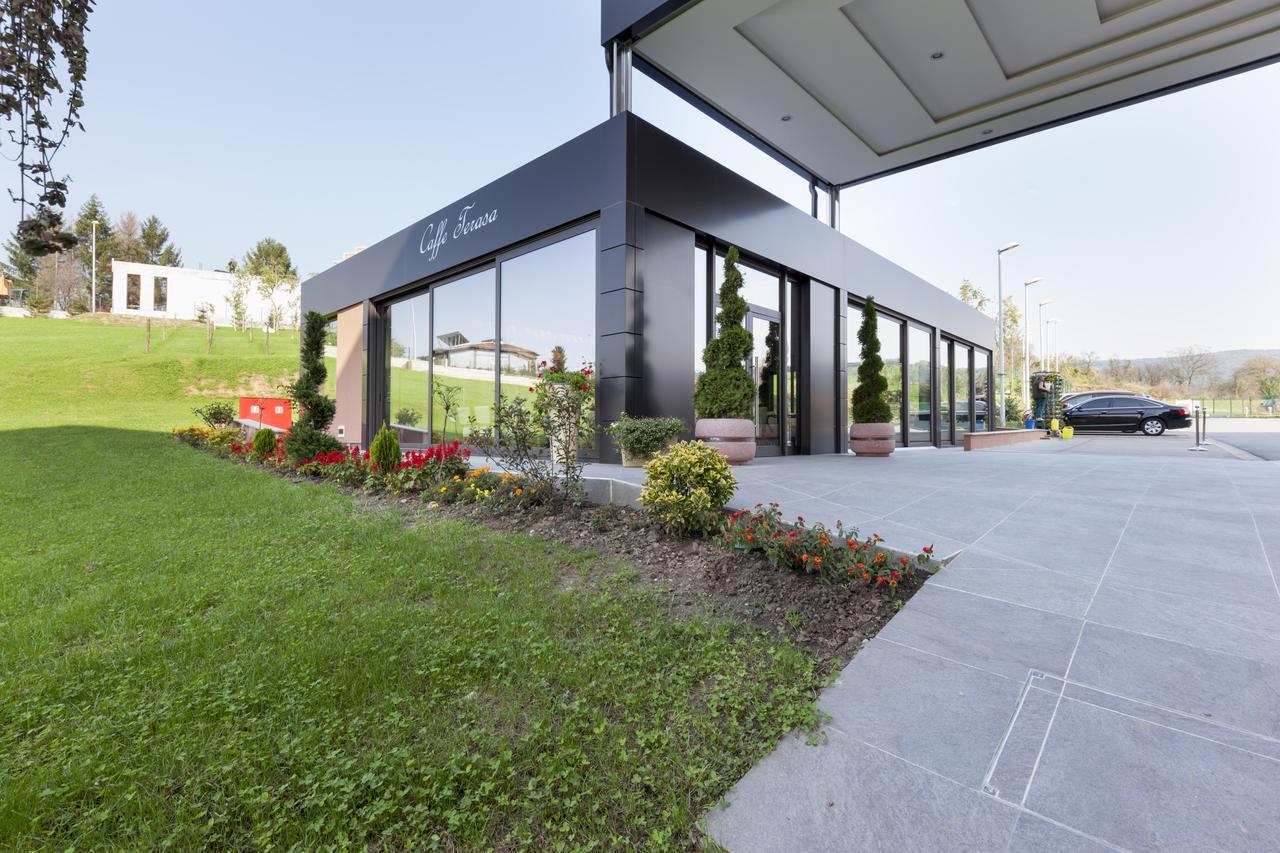 Hotel Premier Aqua - Adults Only فردنيك المظهر الخارجي الصورة Entrance of the new crematorium