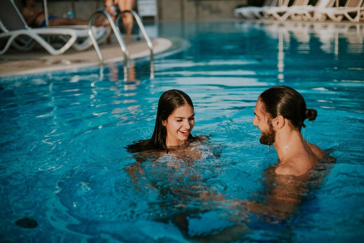 Hotel Premier Aqua - Adults Only فردنيك المظهر الخارجي الصورة Swimming pool